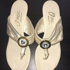 Light gold heeled Glam sandals